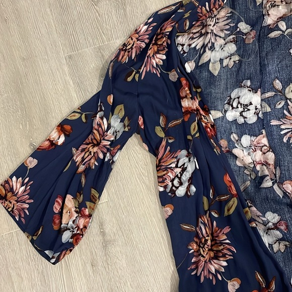 Pink Clover Floral Wrap Sweater - Picture 2 of 4